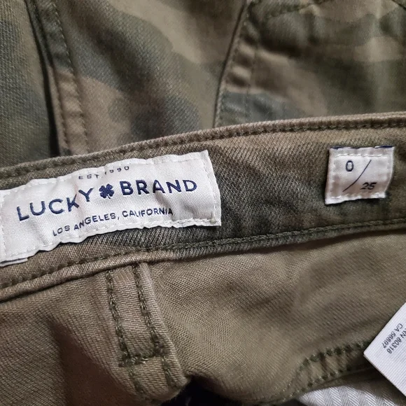 Lucky Brand Camo Bridgette Crop Jeans (0/25) - Picture 8 of 8